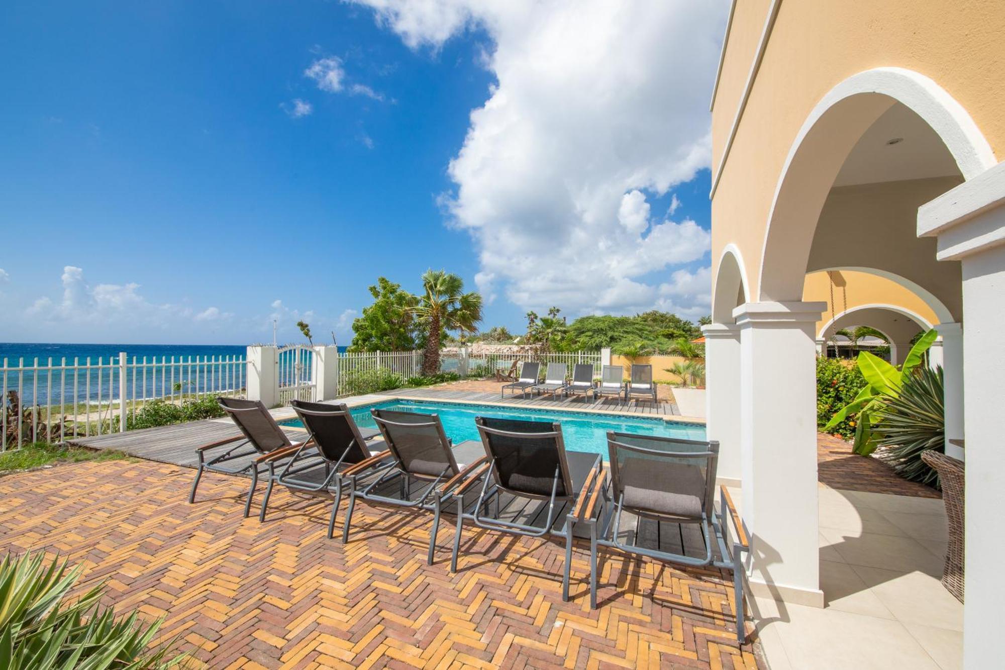Atlantis Beach House Willemstad Bagian luar foto