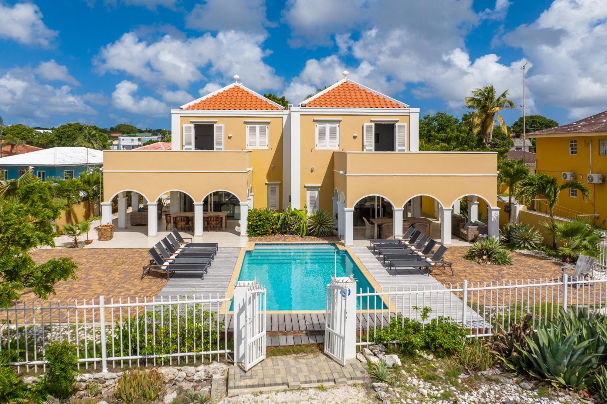 Atlantis Beach House Willemstad Bagian luar foto